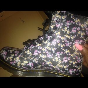 Barely worn doc martins