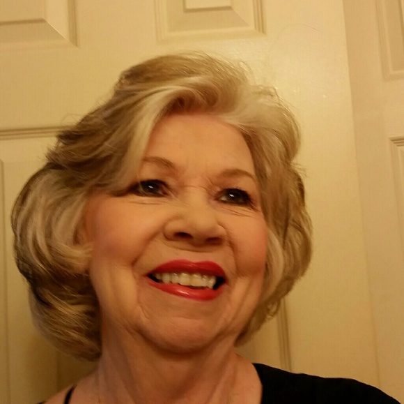 Meet your Posher, Margaret - Picture 2 of 8