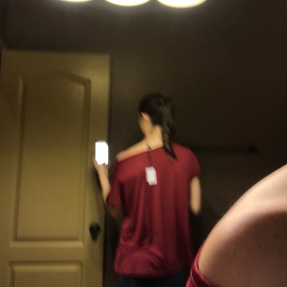 SALE! Wine red shirt - Picture 4 of 4