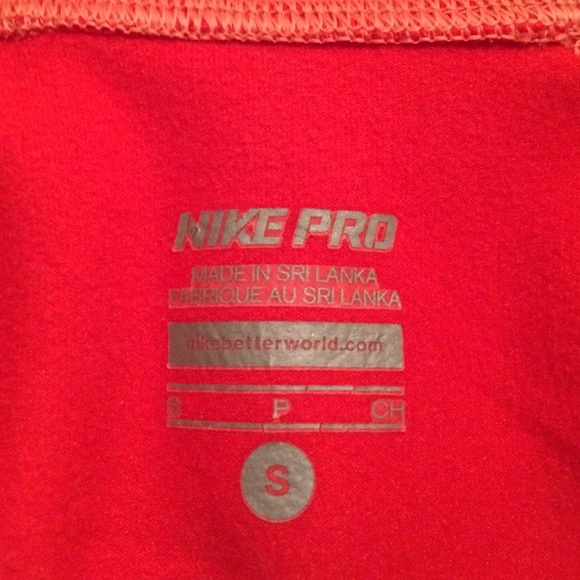 Nike Pro workout halfzip! - Picture 2 of 3