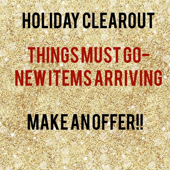 🎄🎄CLEARING OUT THE CLOSET🎄🎄