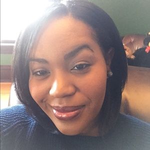 Meet your Posher, Ebony