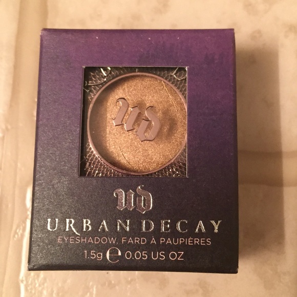 Urban Decay Eyeshadow Single in Baked
