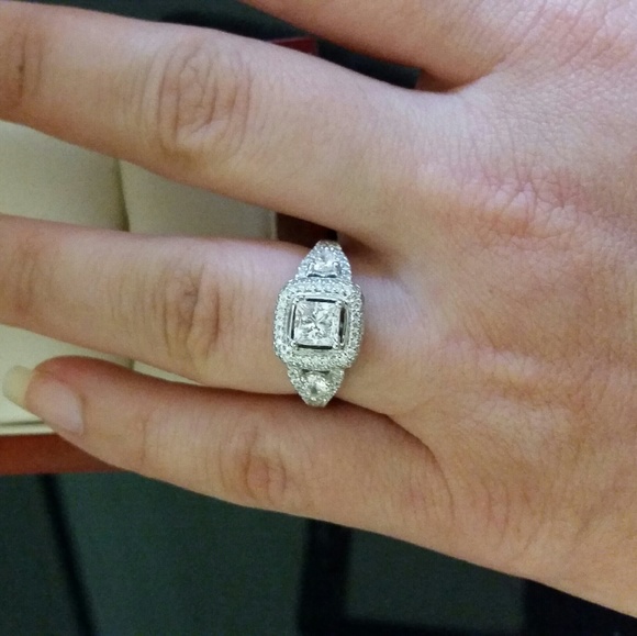 Platinum and Diamond Engagement Ring - Picture 2 of 4