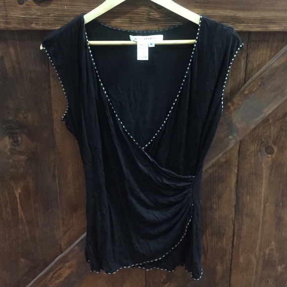 Max Studio black and white top size M