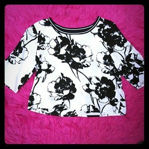 Abercrombie & Fitch Black and White Crop Top!!