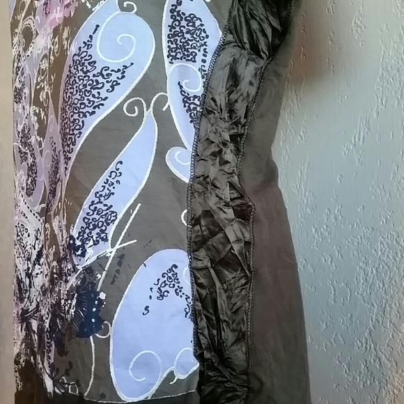 Neiman Marcus T-shirt style designer top - Picture 2 of 4