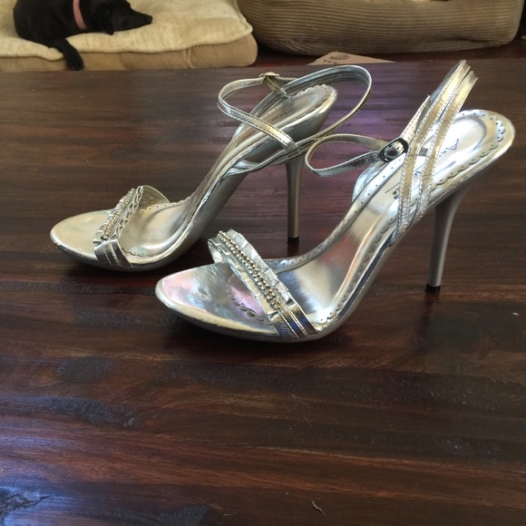 ANNE MICHELLE METALLIC HEEL 9