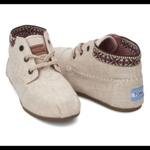 Tom Burlap tribal trim shoes