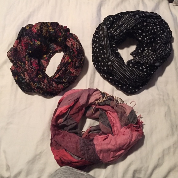 Bundle three fall scarves - Picture 1 of 4