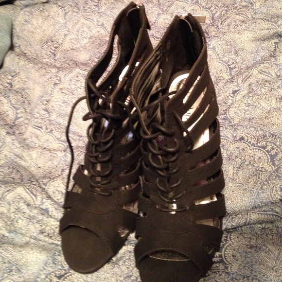 Wedge heels