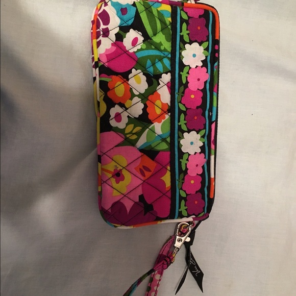 NWOT Vera Bradley zip-up wallet!