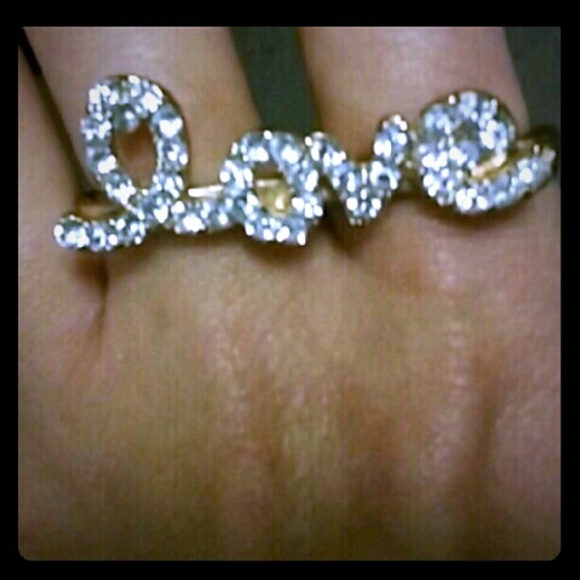 Two finger love ring!