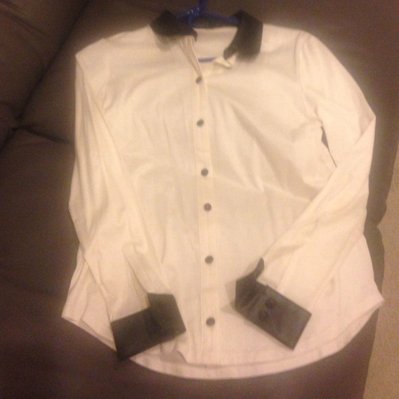 Button down blouse. New Years deal!!🎉🎉🎉🎉