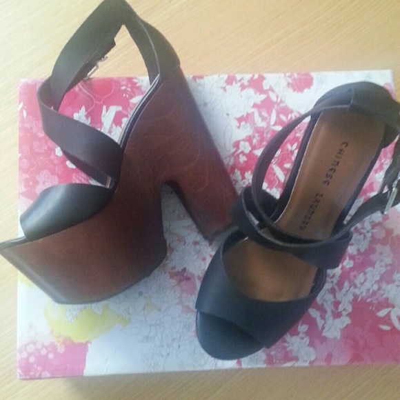 🔴SOLD🔴 Chinese Laundry Platform w/Wedge Heel - Picture 2 of 3