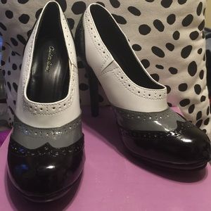 Charlotte Russe blk/white/gray heels