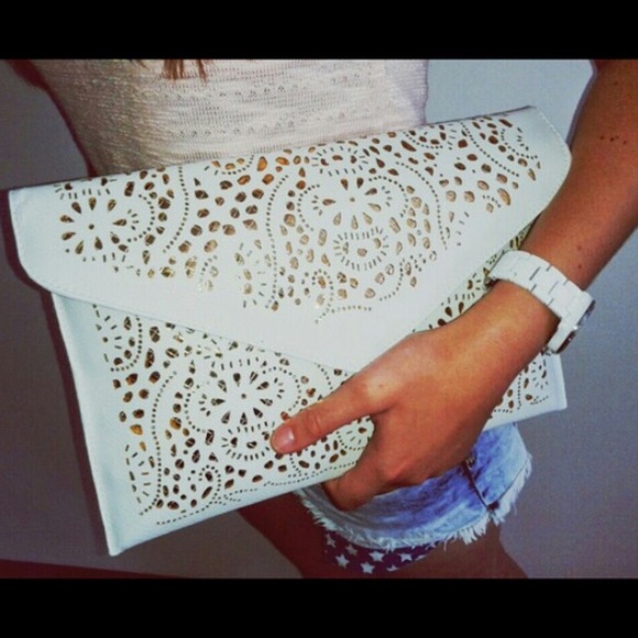 Black Large Cutout Clutch Bag - Picture 4 of 4