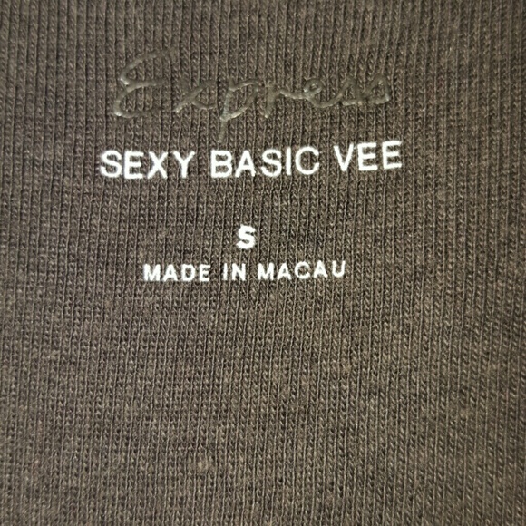Express sexy basic vee - Picture 3 of 3