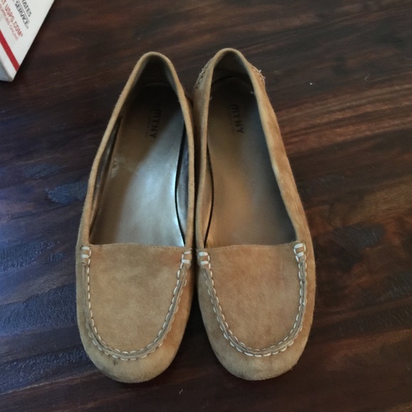 ME TOO NEW YORK SUEDE LOAFERS 8.5