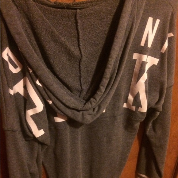 Pullover - Picture 2 of 2