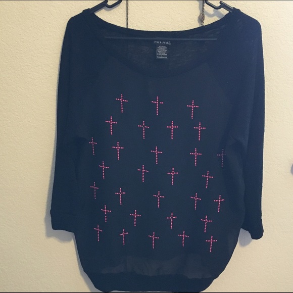 Black wet seal pink cross shirt