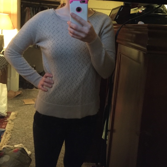 Valerie Bertinelli sweater