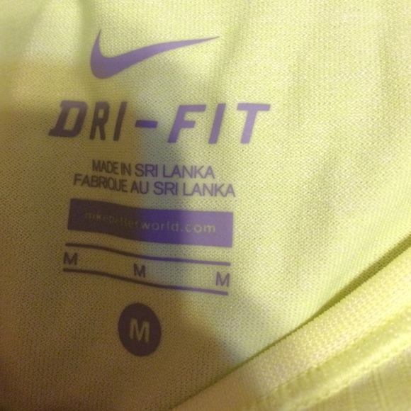 Brand new bright Nike workout top! - Picture 2 of 3