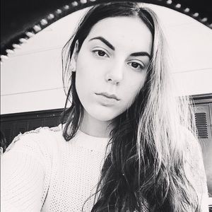 Meet your Posher, Elena