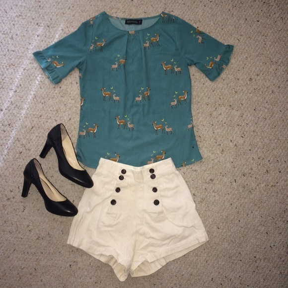 Vintage 70s high waisted button shorts