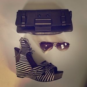 Guess clutch bag ✨