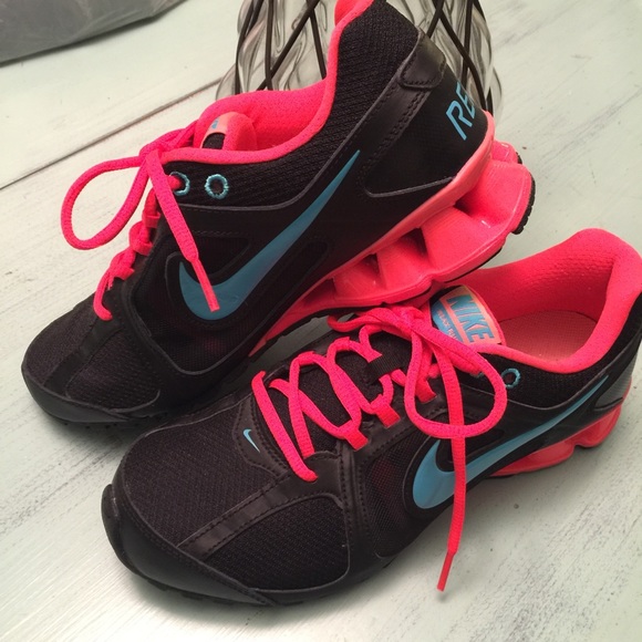 Women's Black Nike REAX Run 8.