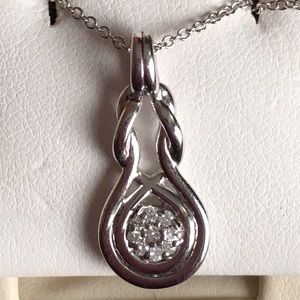 New 0.12 CTW Diamond Necklace