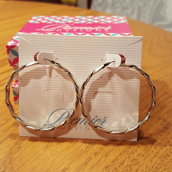 Frisco Premier Designs earrings