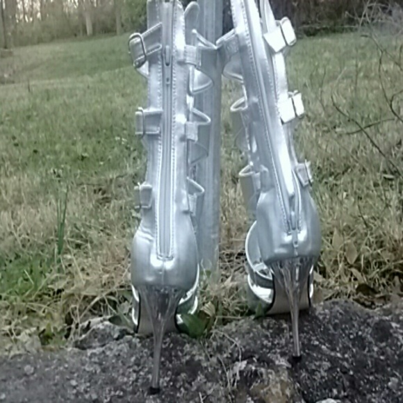 Gladiator mid calf silver heels. Beautiful! NWOT! - Picture 2 of 4