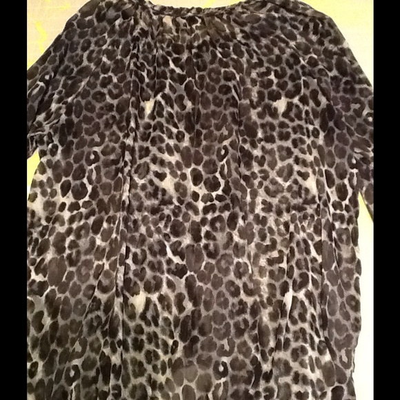 Express Blouse - Picture 2 of 2