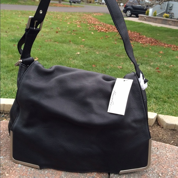 Kennith Cole genuine leather black shoulder bag. - Picture 1 of 4