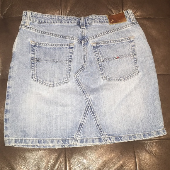 Tommy Hilfiger skirt - Picture 2 of 3