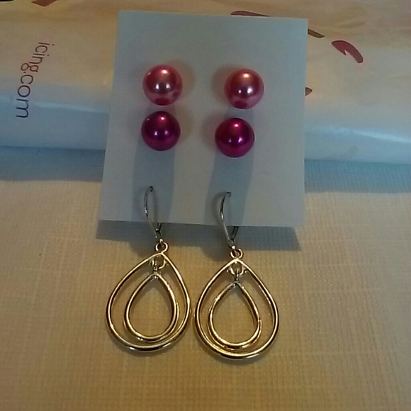 Very cute earings set NWT