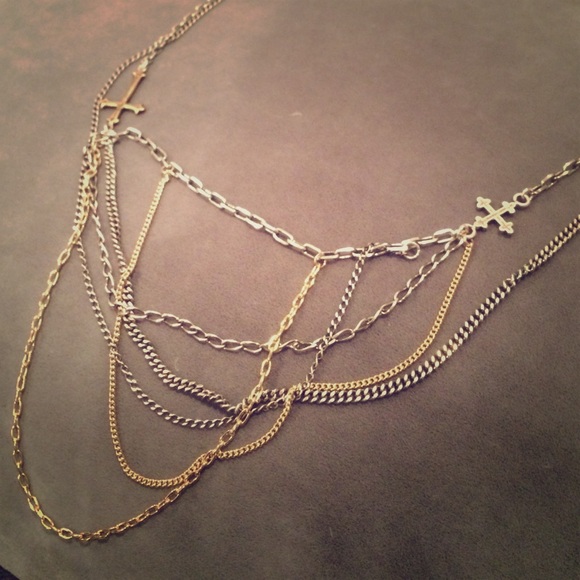 Statement necklace with Victorian cross - Picture 1 of 4