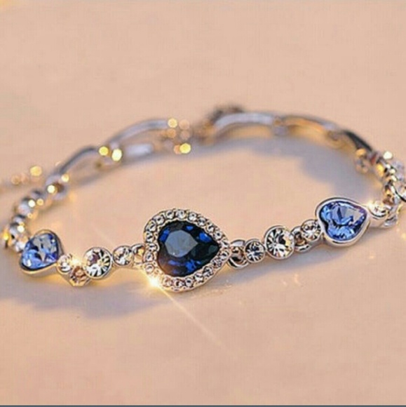 Beautiful Blue Crystal Silver Bracelet.NIP