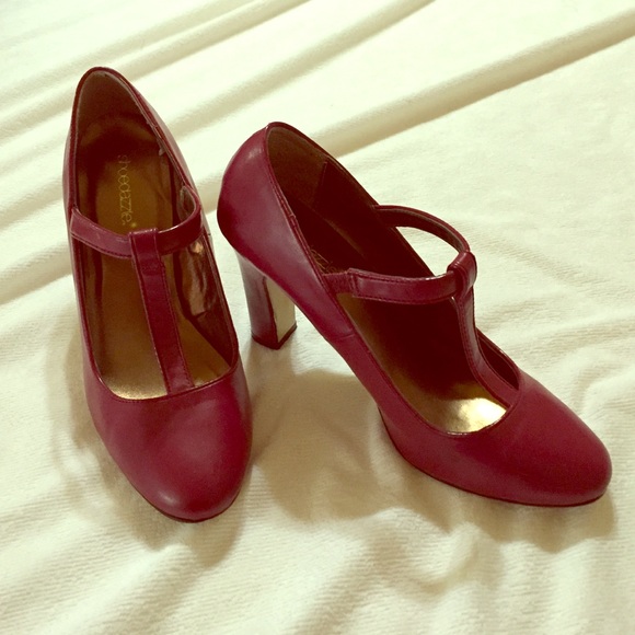 Maroon t-strap chunky heels