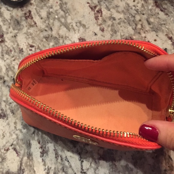 Tory Burch makeup bag - Picture 3 of 4