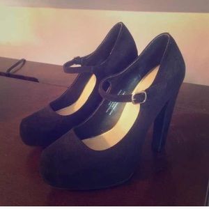 Black suede Mary Jane pumps