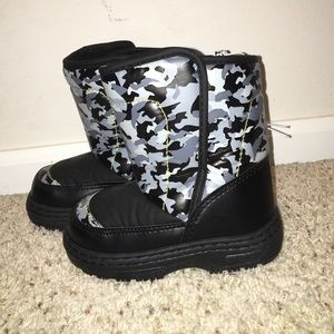 Toddler snow boots