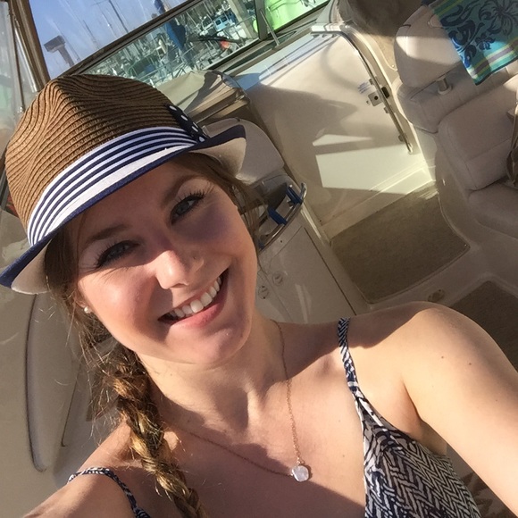 Meet your posher - Picture 2 of 2