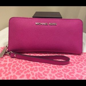 Michael Kors Continental Wallet