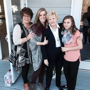 Meet your Posher, Whitney