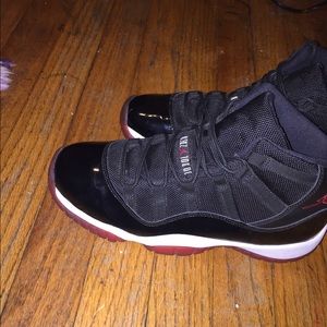 Jordan gym shoes (breads)