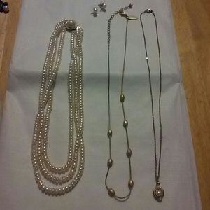 Zales freashwater pearl & real gold accented clasp