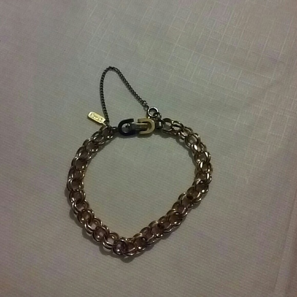 Very cute Monet gold tone bracelet